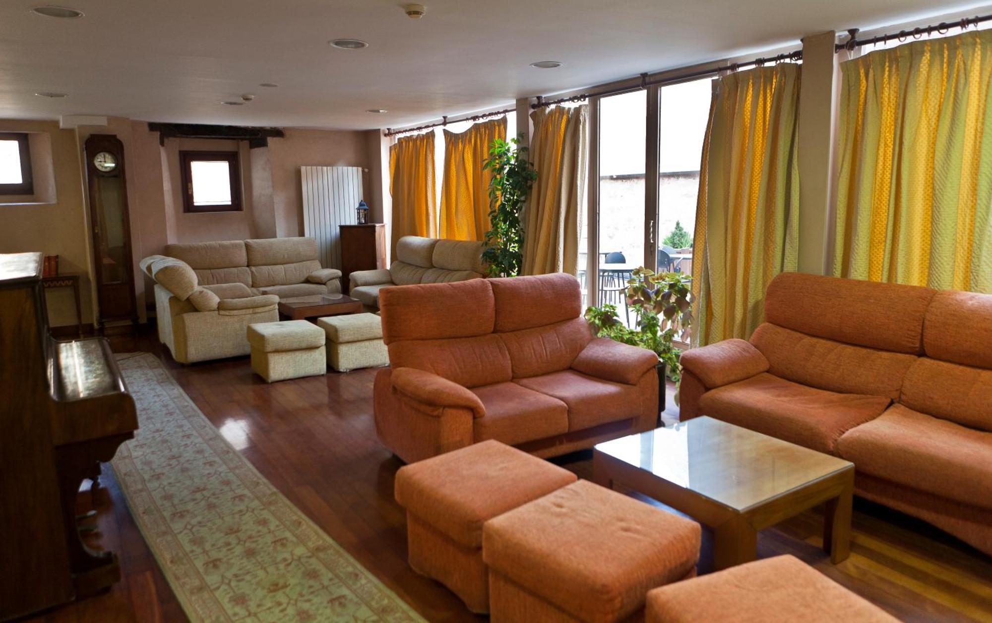 Hospederia Porta Coeli Hotel Сигуенца Екстериор снимка